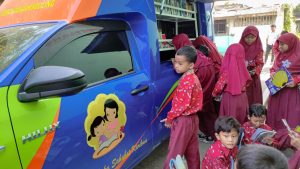 Perpustakaan Keliling Kunjungi SD 3 Metro Timur